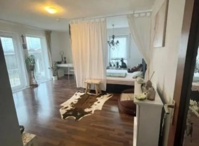 Complete Peacefully Situated Near The Airport דירה נירנברג