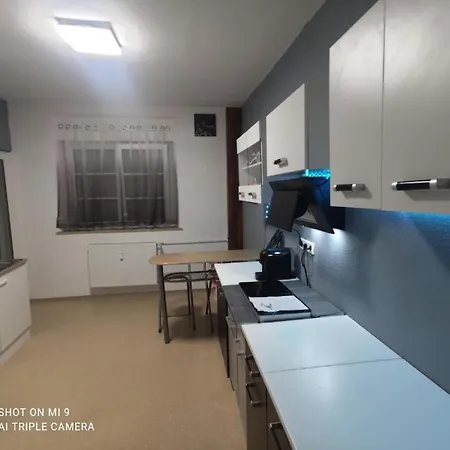 Complete Peacefully Situated Near The Airport דירה נירנברג